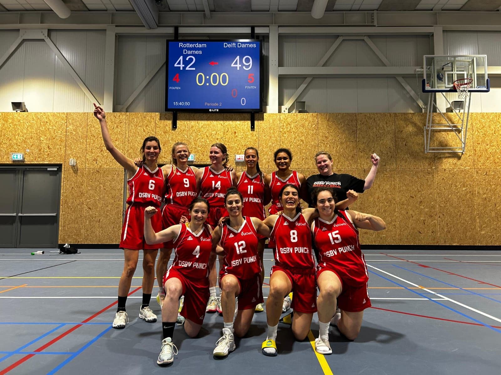 TU Delft Women's Basketball Team celebrating